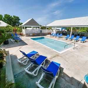 New Villa Duval - On Duval Street Pool & Parking Key West Exterior photo