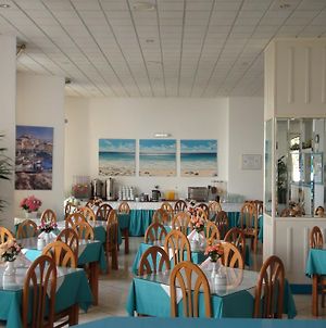 Oceanis Hotel Karpathos Exterior photo