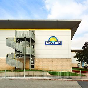 Days Inn By Wyndham Leicester Forest East M1 Exterior photo