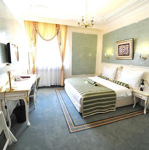 Queen's Astoria Design Hotel Belgrado Room photo