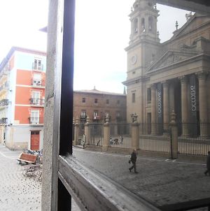 Plaza Catedral Hostel Pamplona Room photo