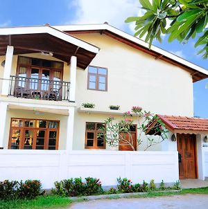 Park Lane Apartments Negombo Exterior photo