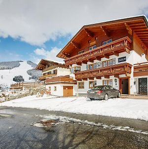 Delfi Ski&Bike Appartements by HolidayFlats24 Saalbach-Hinterglemm Exterior photo