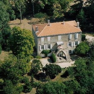 Manoir Angle Bed and Breakfast Blanzay-sur-Boutonne Exterior photo