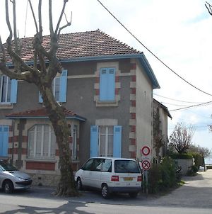 Les Flots Bleus Bed and Breakfast Andernos-les-Bains Exterior photo