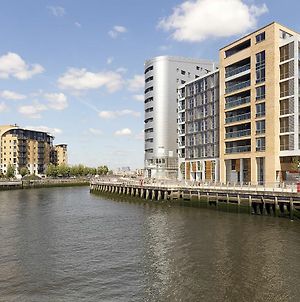 Apple Apartments Greenwich Exterior photo