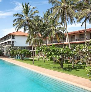 Jetwing Beach Hotel Negombo Exterior photo