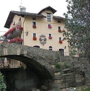 Hotel Cecchin Aosta Exterior photo