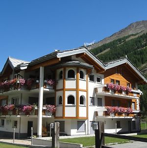 Haus Alpenstern Appartement Saas-Grund Exterior photo