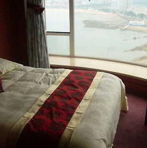 Donghai Hotel Qingdao Room photo