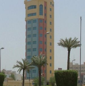 Le Royal Corniche Hotel Koeweit Exterior photo