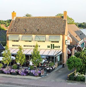 Hotel Restaurant De Hoogt Maasdam Exterior photo