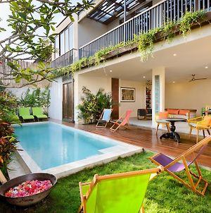 The Bed By The Sea Bed and Breakfast Canggu Exterior photo