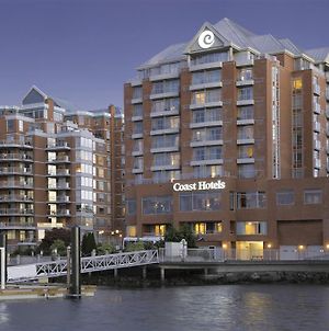 Coast Victoria Hotel & Marina By Apa Exterior photo
