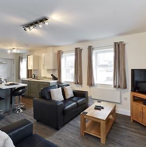 Swan Place Apartments By Flying Butler Swindon Room photo