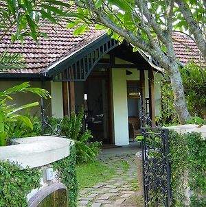 The Havelock Place Bungalow Hotel Colombo Exterior photo
