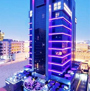 Halo Hotel Dubai Exterior photo
