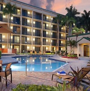 Courtyard By Marriott Fort Lauderdale East/Lauderdale-By-The-Sea Hotel Exterior photo