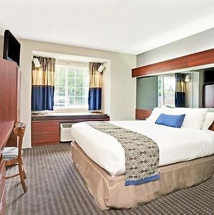 Microtel Inn & Suites By Wyndham Roseville/Detroi Detroit Exterior photo