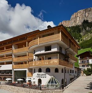 Mountain Hotel Mezdì Colfosco Exterior photo