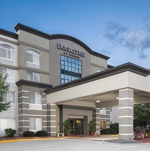Doubletree By Hilton Des Moines Airport Hotel Exterior photo