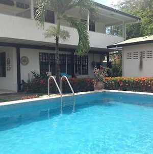 Guesthouse Amice Paramaribo Exterior photo