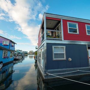 A Float Home B&B In Fisherman'S Wharf Victoria Exterior photo