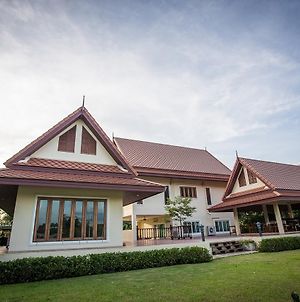 Thararin Villa Ban Doem Bang Exterior photo