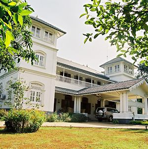 Manor House Hotel Kandy Exterior photo