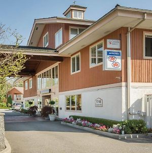 Econo Lodge Inn & Suites - North Vancouver Exterior photo
