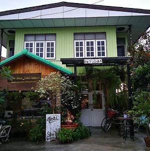 Slow Tree Ayutthaya Hostel Exterior photo