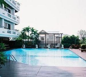 Centre Point Sukhumvit 10 - Sha Extra Plus Hotel Bangkok Exterior photo