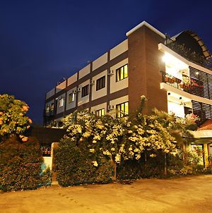 North Garden Suites Davao City Exterior photo