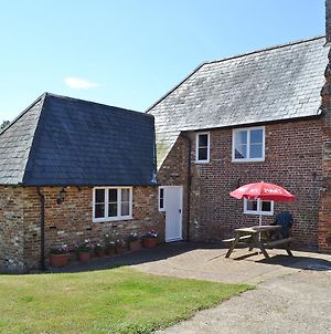 Hawthorne Cottage Wingham Exterior photo