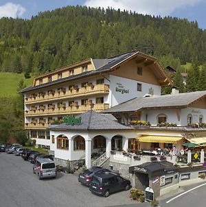 Hotel Berghof Innerkrems Exterior photo