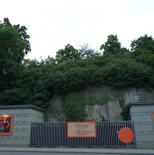 10 Z Bunker Hostel Brno Exterior photo