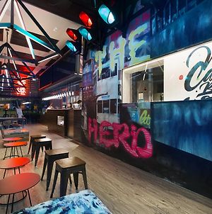 Mojo Nomad Aberdeen Harbour By Ovolo Hongkong Exterior photo