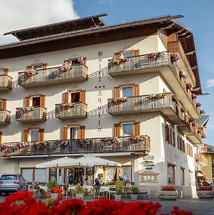 Aquila Hotel Cortina d'Ampezzo Exterior photo