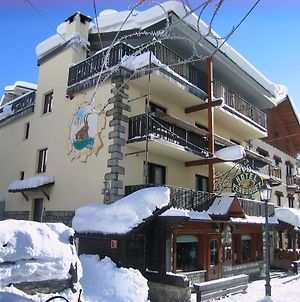Hotel Perruquet Breuil-Cervinia Exterior photo