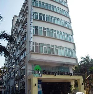 Sunny Holiday Hotel Rangoon Exterior photo