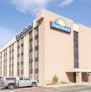 Days Hotel By Wyndham Oakland Airport-Coliseum Exterior photo