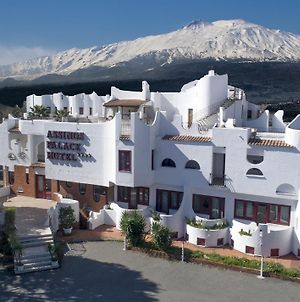 Assinos Palace Hotel Giardini-Naxos Exterior photo