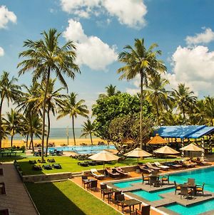 Camelot Beach Hotel Negombo Exterior photo