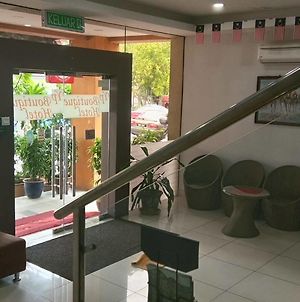 Oyo 156 Yp Boutique Hotel Petaling Jaya Exterior photo