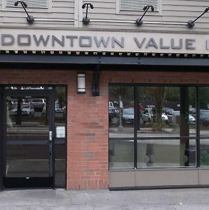 Downtown Value Inn Portland Exterior photo
