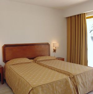 Clube Hotel Apartamento Do Algarve Quarteira Exterior photo