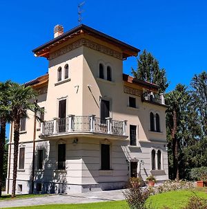 Villa Chiara B&B Biandronno Exterior photo