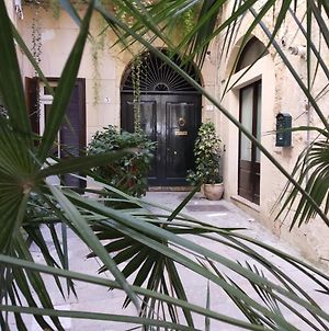 Dimora "I Santi Patroni" Aparthotel Lecce Exterior photo