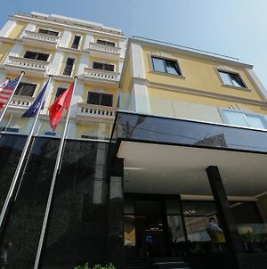 Oxford Hotel Tirana Exterior photo