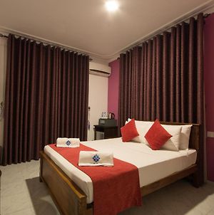 Ceyloni Lake Residency Hotel Kandy Exterior photo